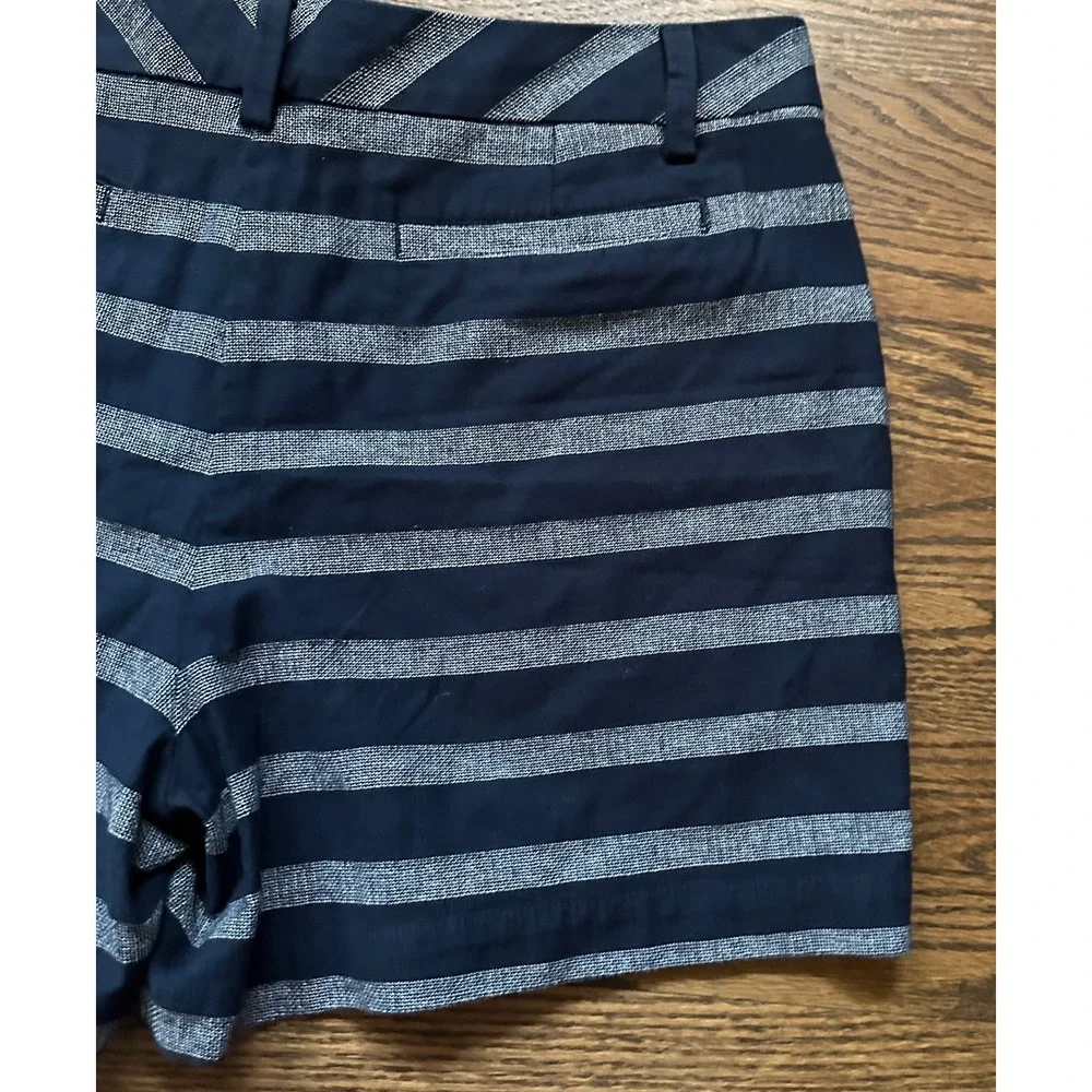 Lands' End Women Blue White Striped Dobby Shorts Mid Rise 5in Inseam Size 14 NWT